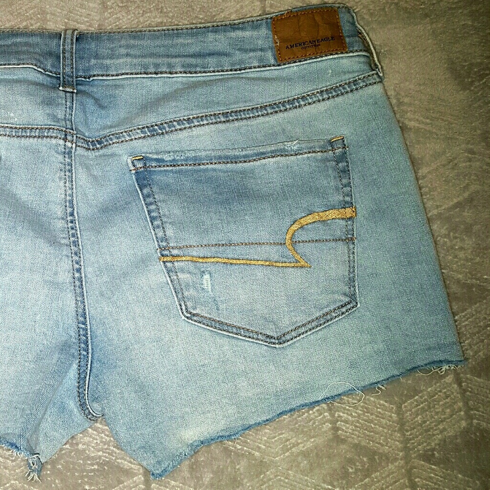American eagle distressed shorts size 12